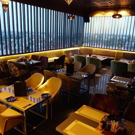 Hotel Red Orchid Kanpur Esterno foto