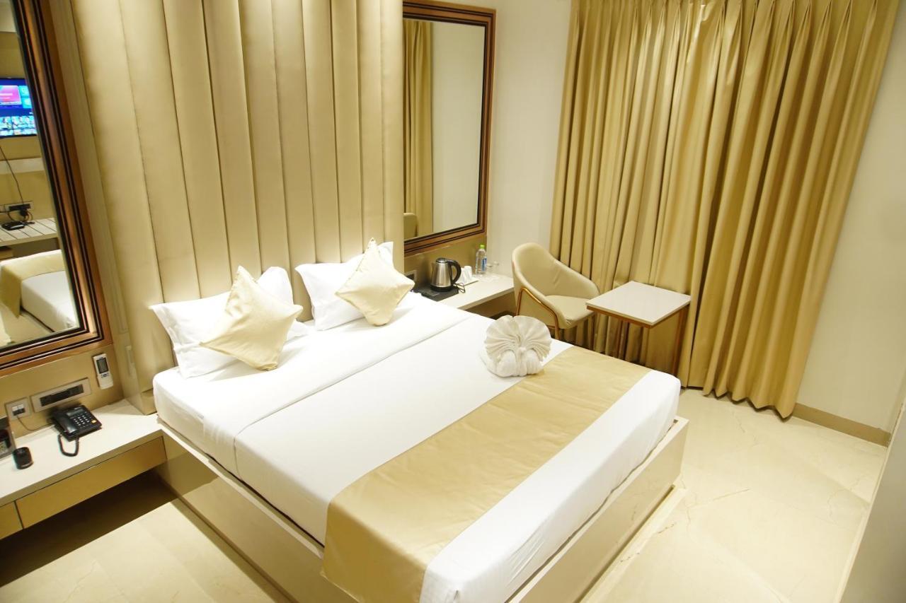 Hotel Red Orchid Kanpur Esterno foto